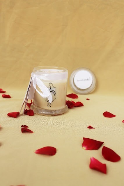 aromatic coconut candle